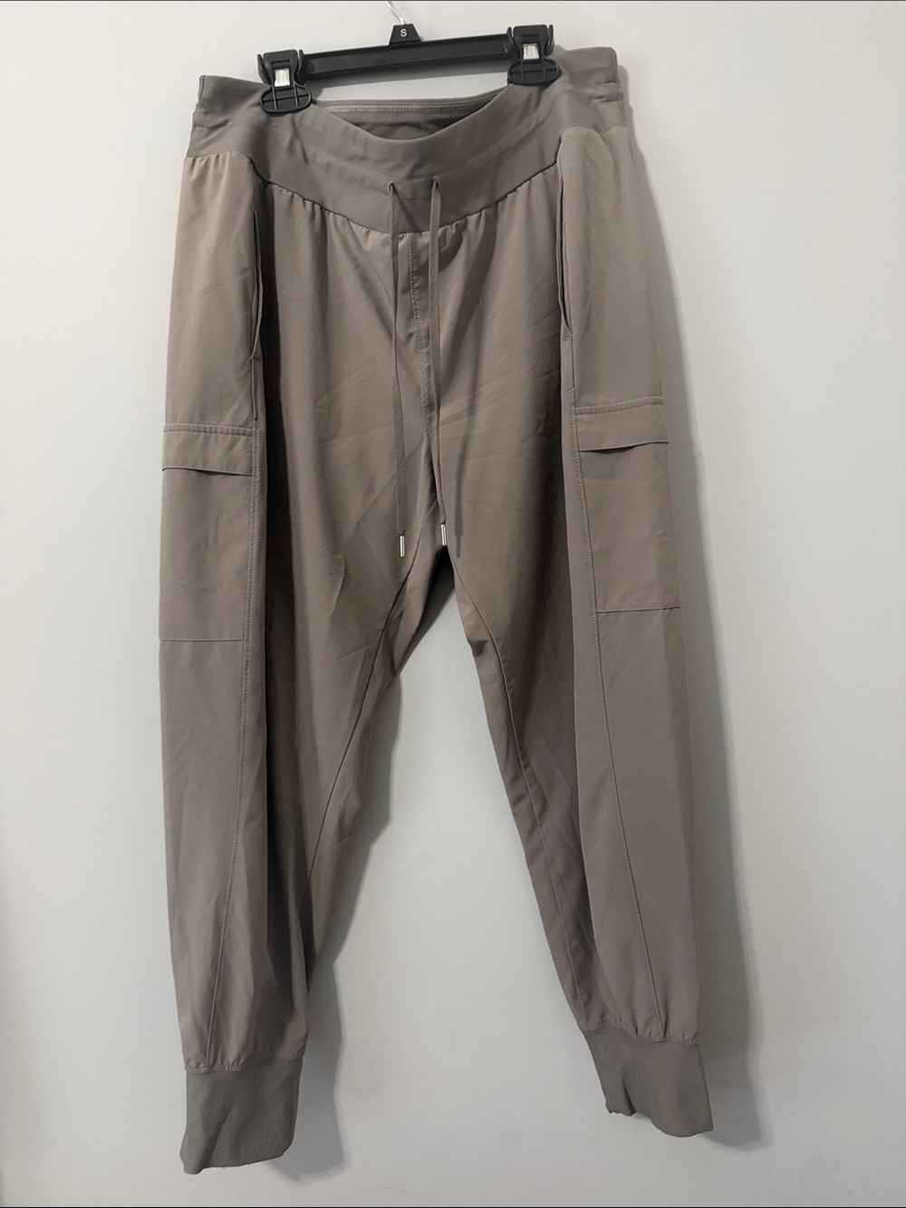 Slim Cargo Drawstring Joggers in Taupe-Size Large